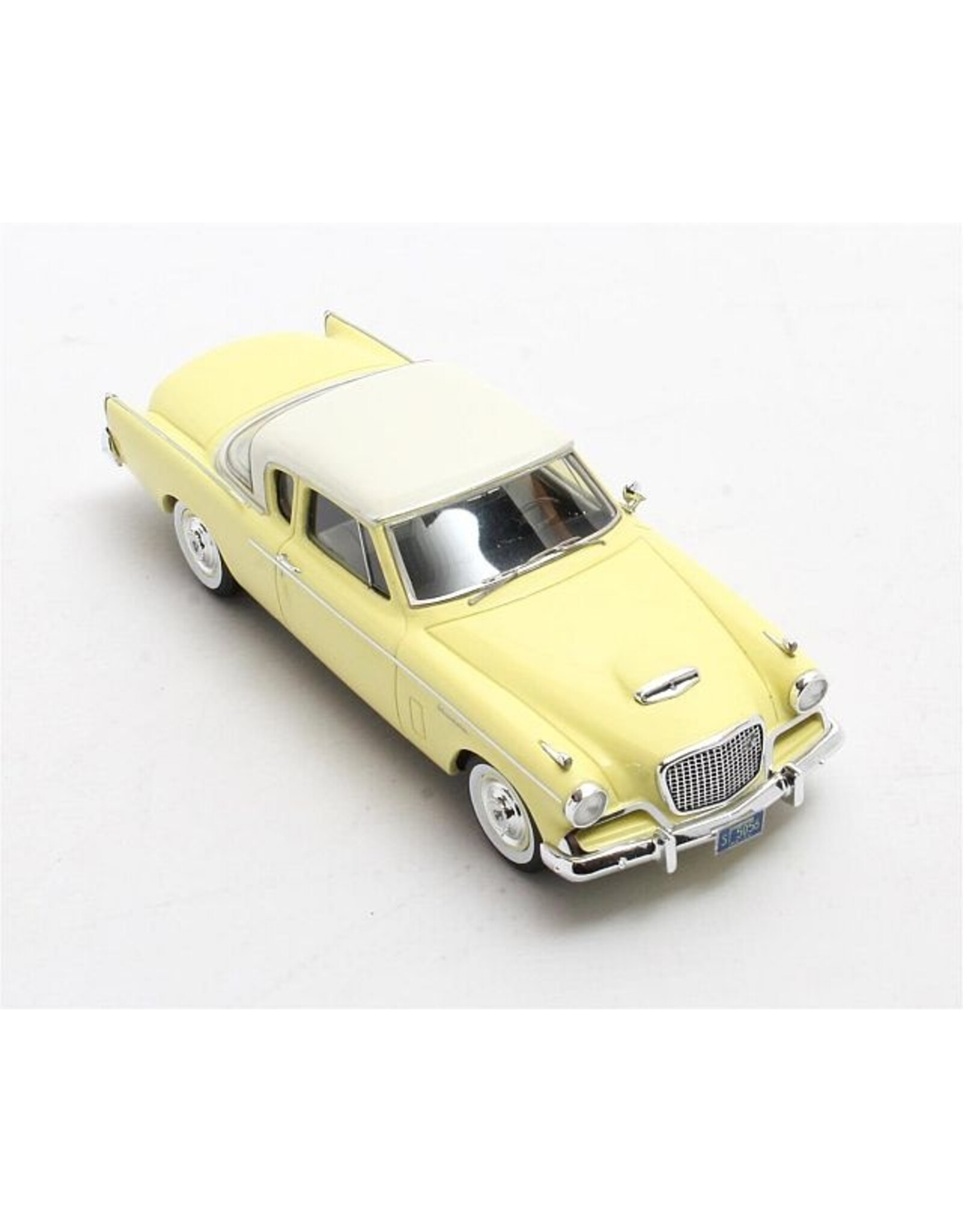 Studebaker Studebaker Power Hawk(1956)snowcap white/yellow stone