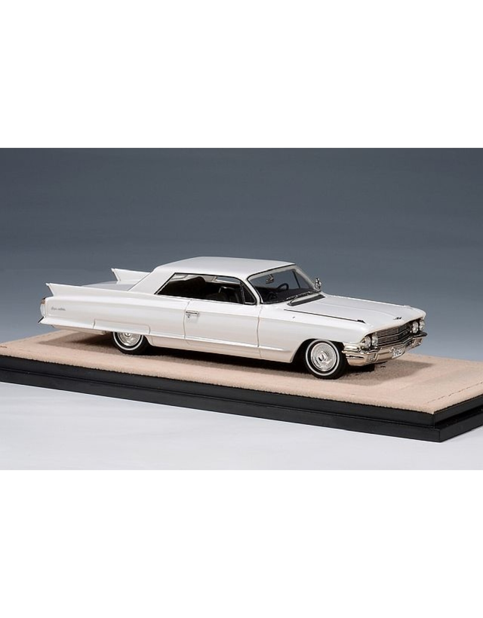 Cadillac(General Motors) Cadillac Coupe de Ville(1962)Olympic white