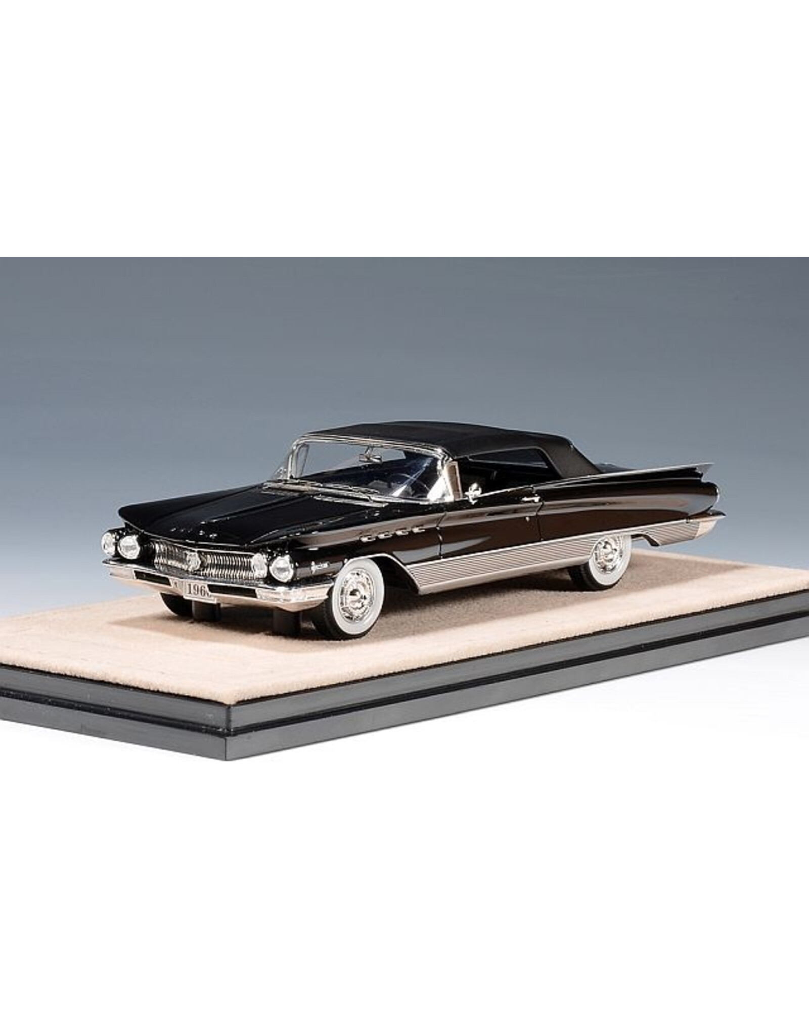 Buick Buick Electra 225 Convertible(1960)close roof(black)