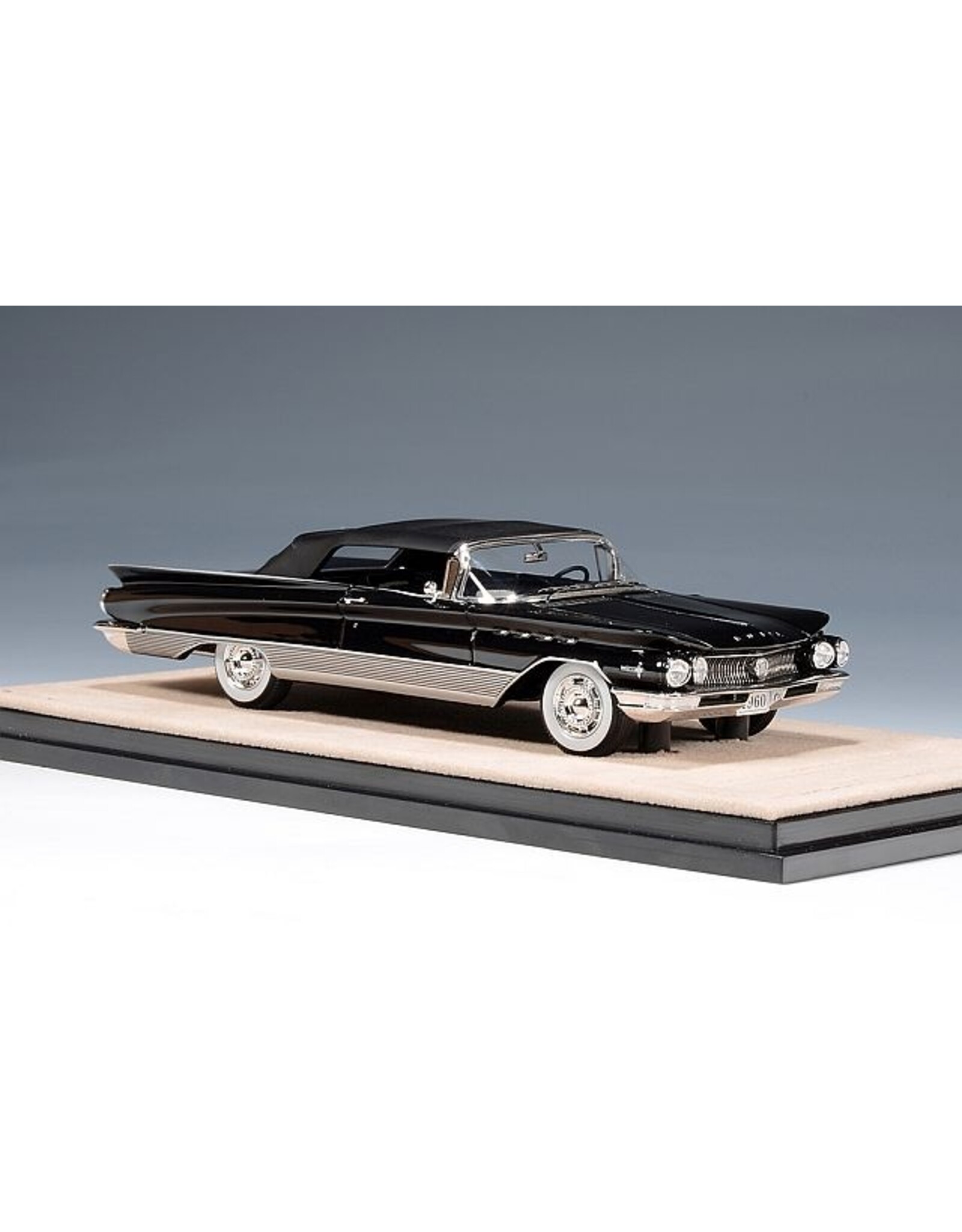 Buick Buick Electra 225 Convertible(1960)close roof(black)