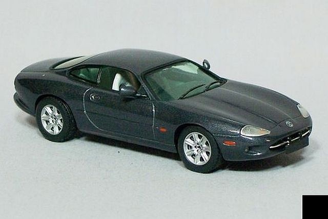 Art-Toys - Jaguar XK8 coupe(metallic titanium grey Art-Toys - Jaguar XK8 coupe(metallic titanium grey