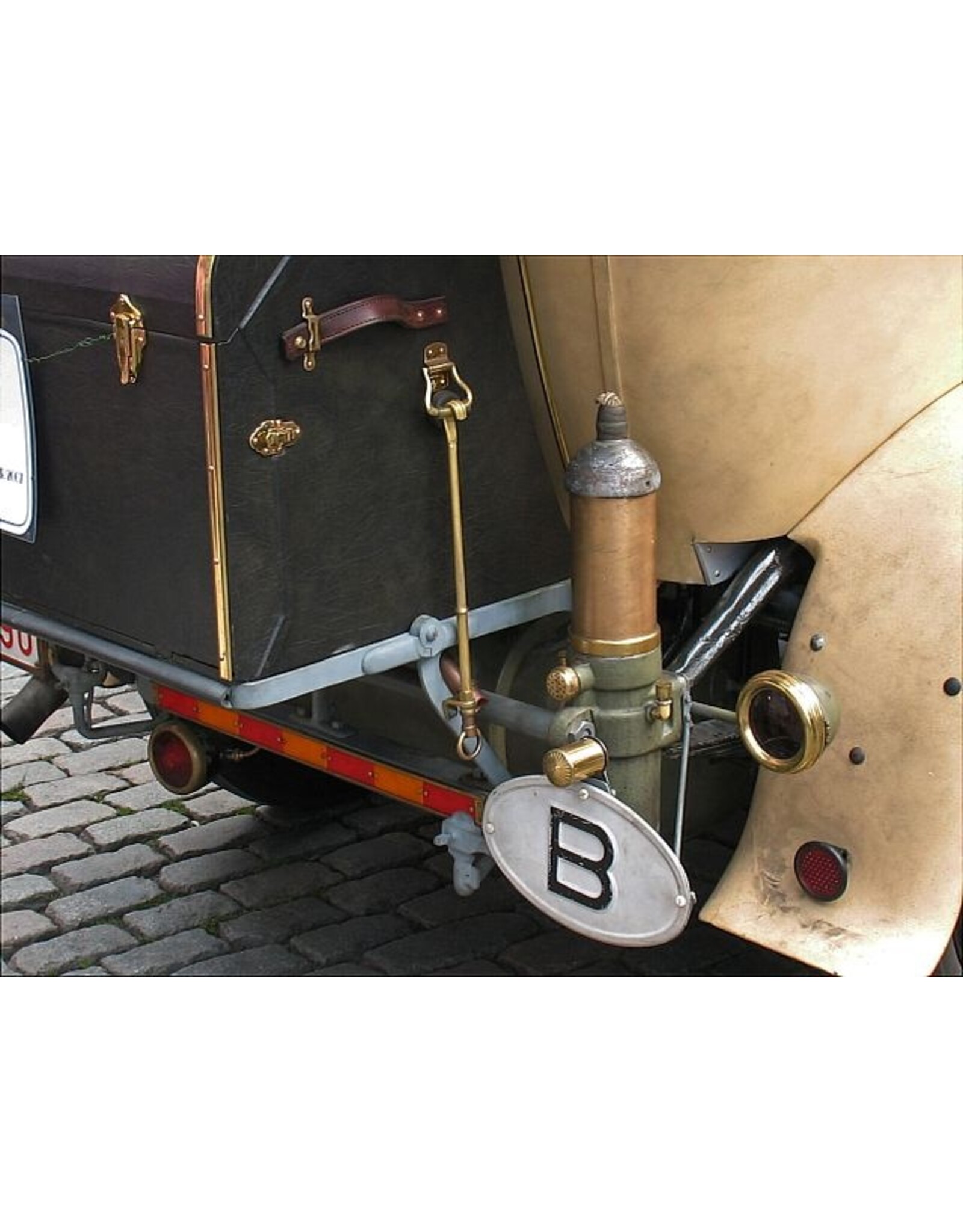 Minerva by Van den Plas Minerva Type HH(long chassis)in color has arrived from the USA