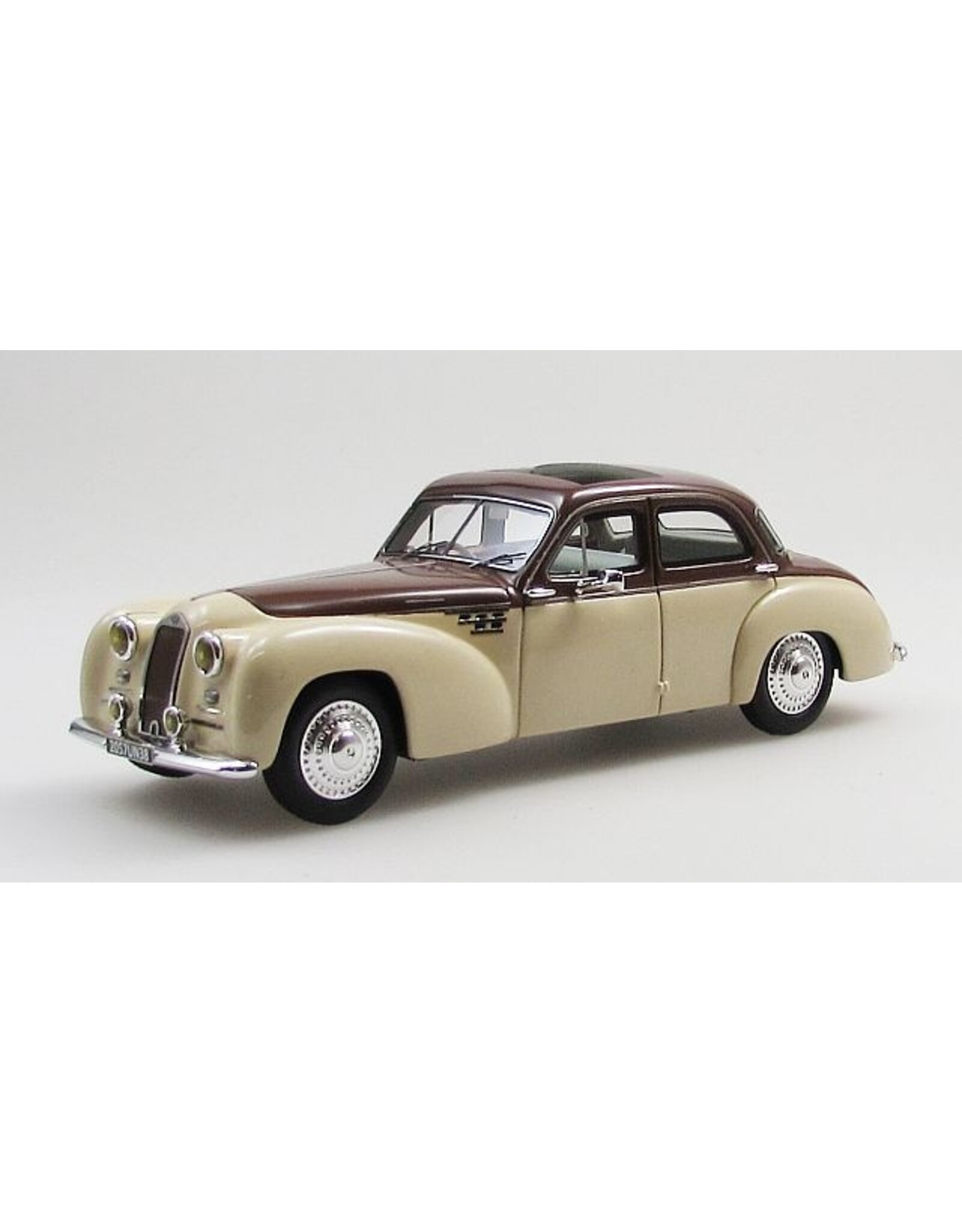 Delage by Autobineau. Delage D6-3L 4-door sedan by Autobineau(1948-54)open roof(beige/chestnut brown)