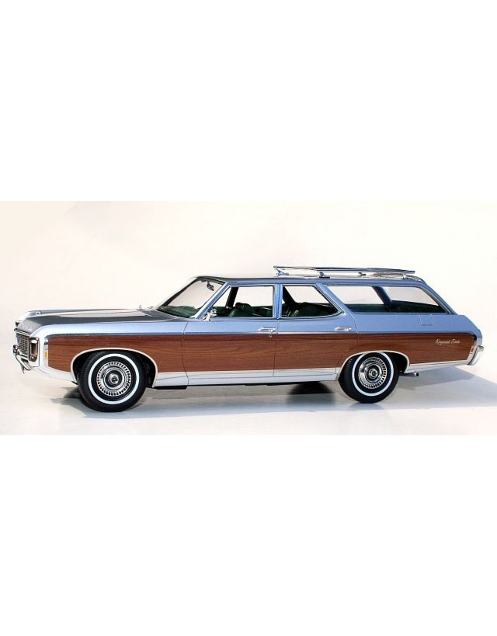 Chevrolet Chevrolet Kingswood Estate(1969)Cortez silver