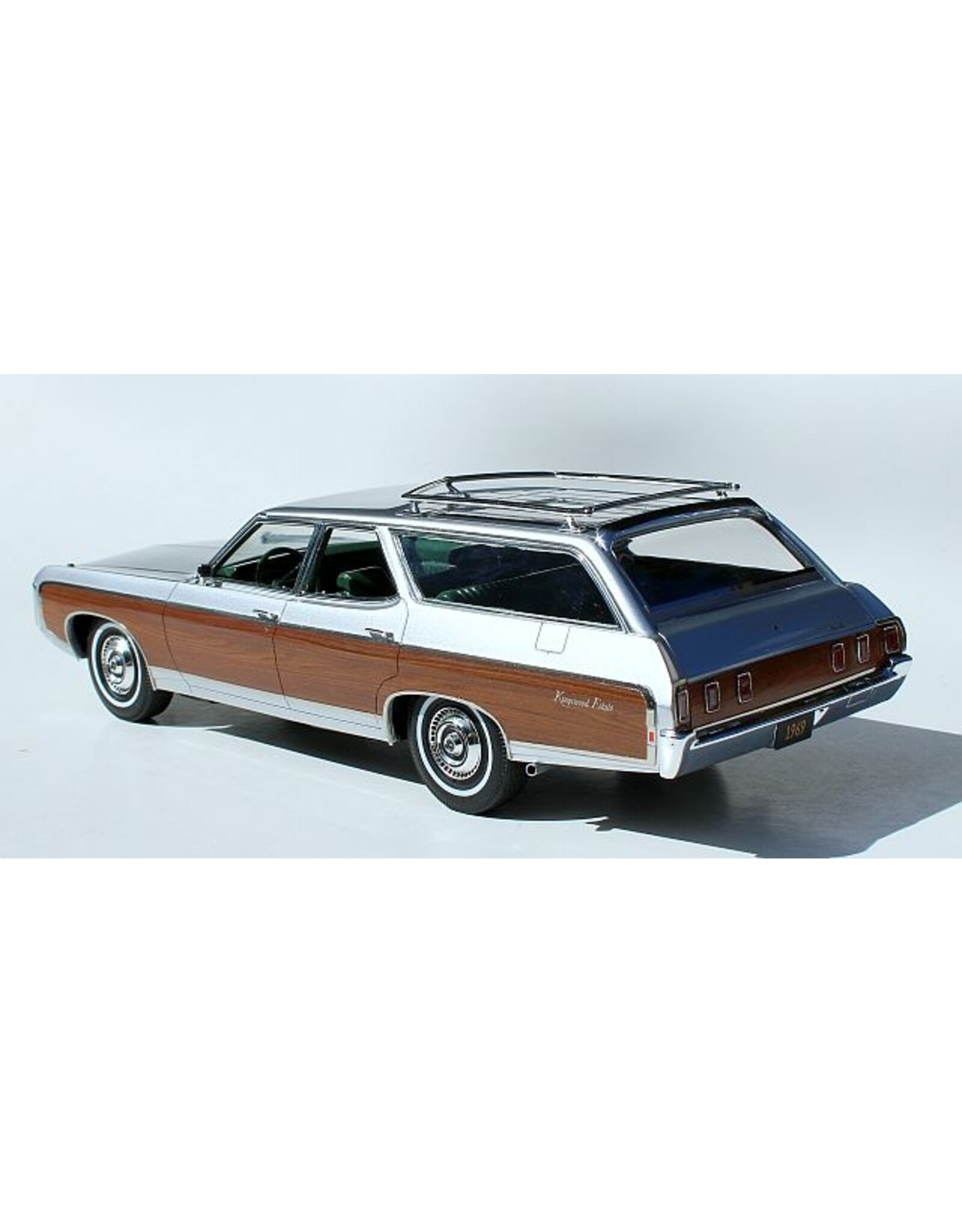 Chevrolet Chevrolet Kingswood Estate(1969)Cortez silver