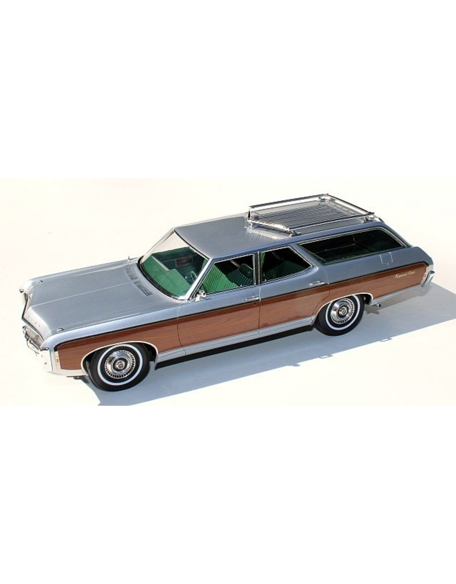 Chevrolet Chevrolet Kingswood Estate(1969)Cortez silver