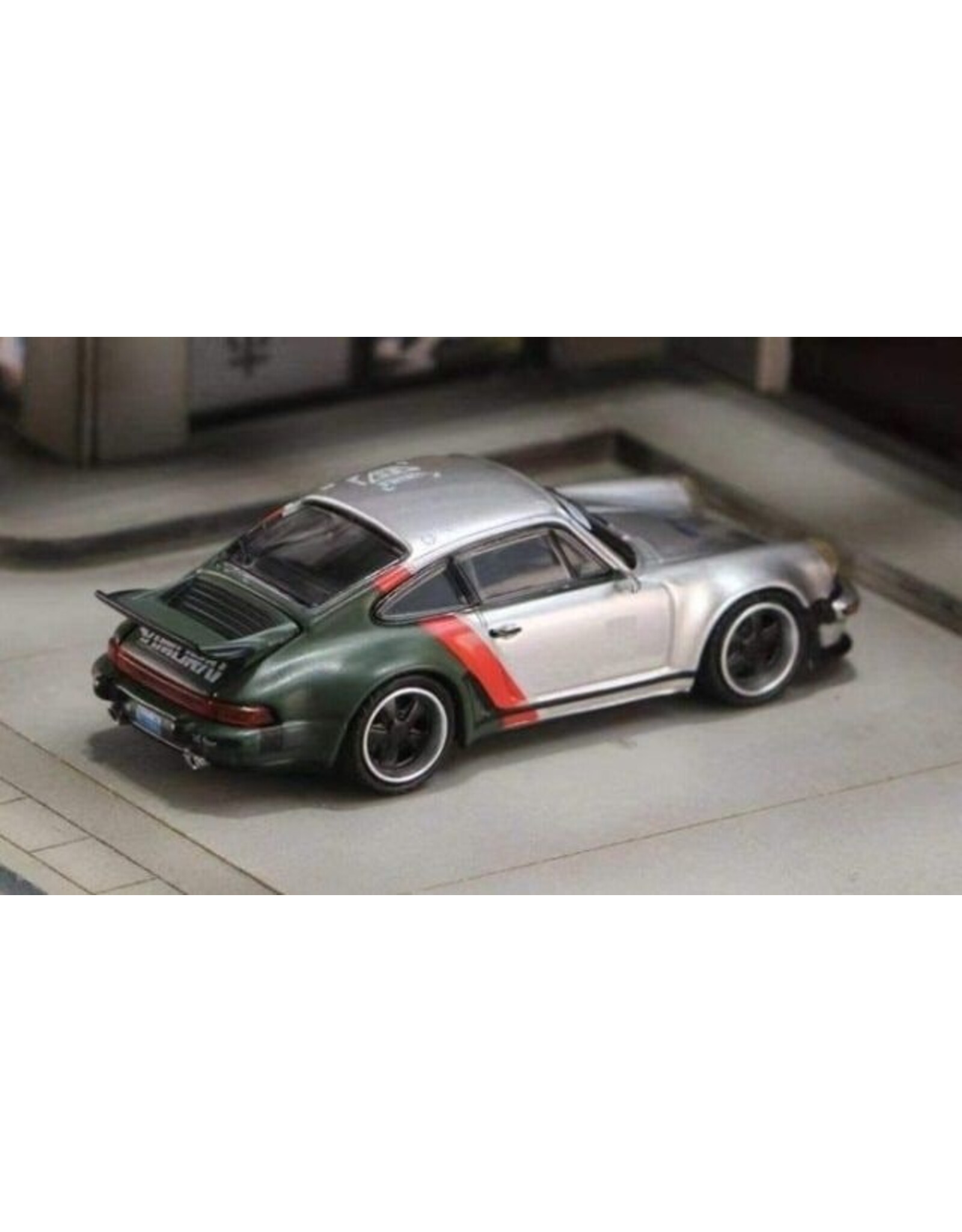 Singer Singer Turbo Study(silver metallic/red/dark green)