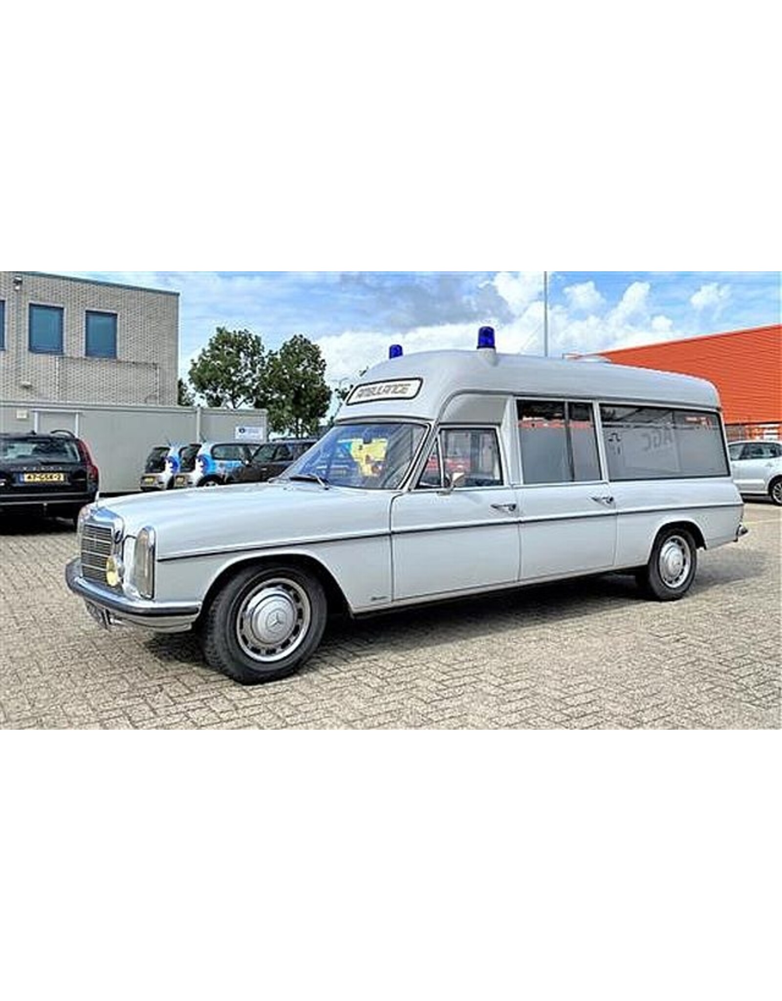 Mercedes-Benz Mercedes-Benz V114 "Visser Ambulance" (1969-73)grey