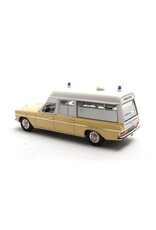 Mercedes-Benz Mercedes-Benz V114 "Visser Ambulance" (1968-73)Westerbaan Dedemsvaart