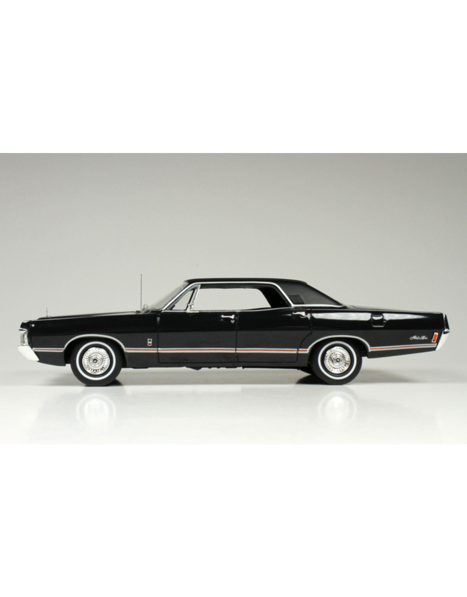 Mercury Mercury Brougham(1968)black