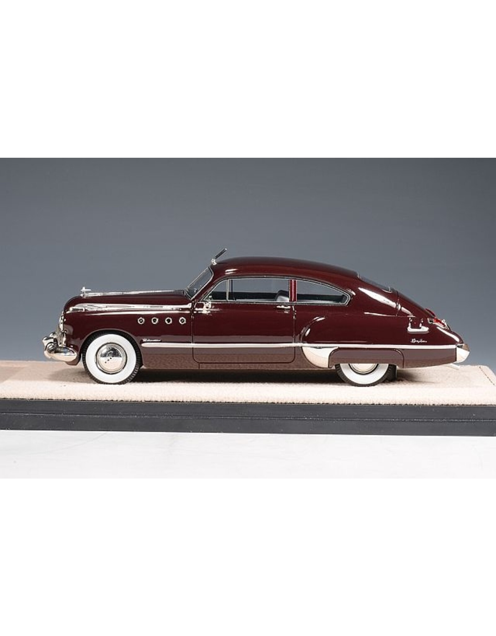 Buick Buick Roadmaster Sedanette(1949)Royal maroon