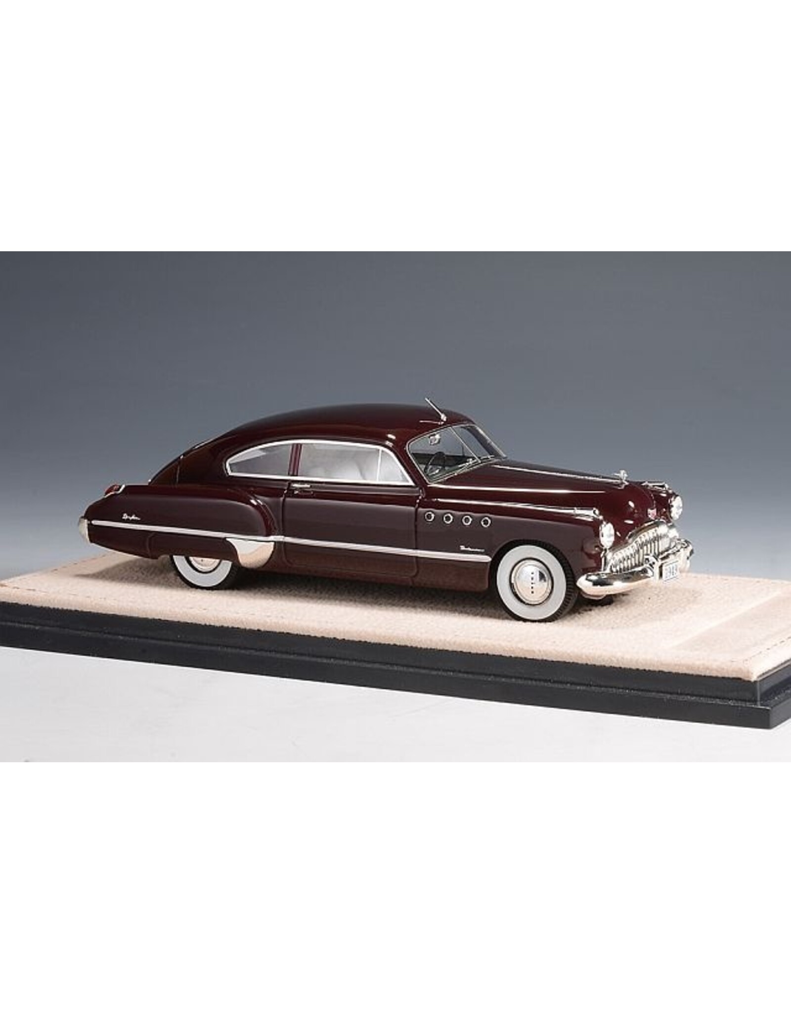 Buick Buick Roadmaster Sedanette(1949)Royal maroon