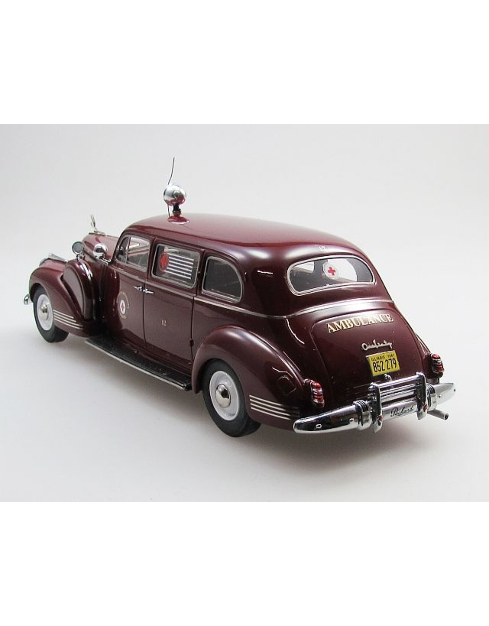 Packard by Henney Packard 160(1941)sedan Ambulance by Henney(chesnut brown/white)