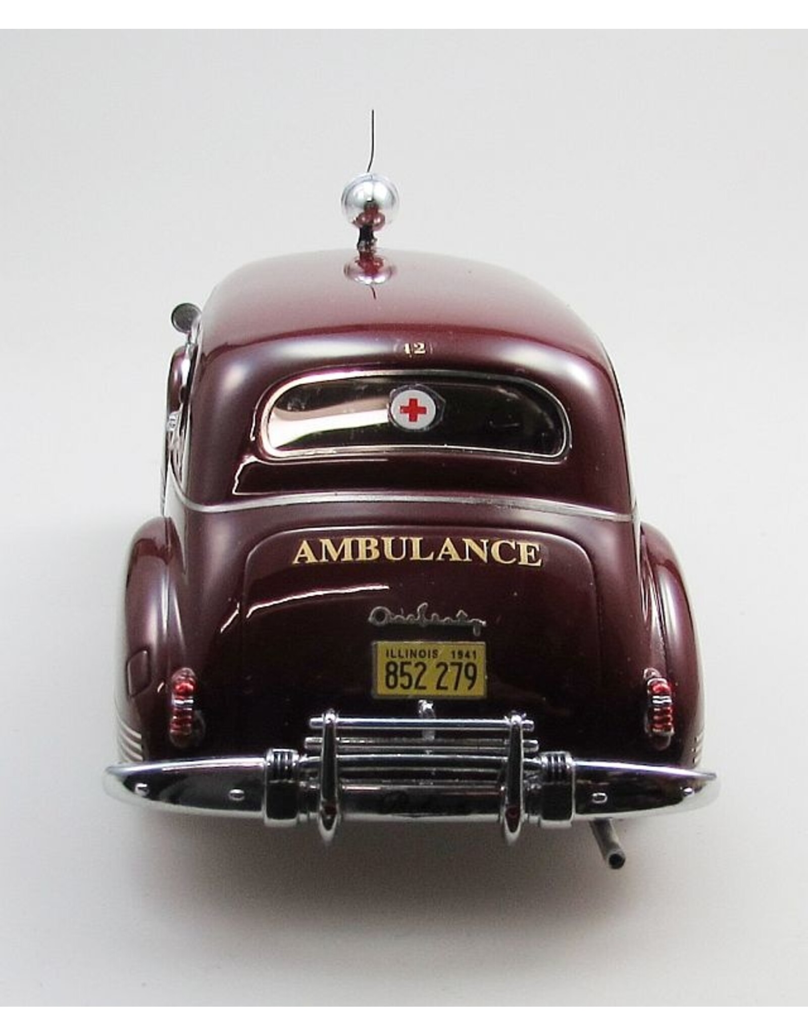 Packard by Henney Packard 160(1941)sedan Ambulance by Henney(chesnut brown/white)