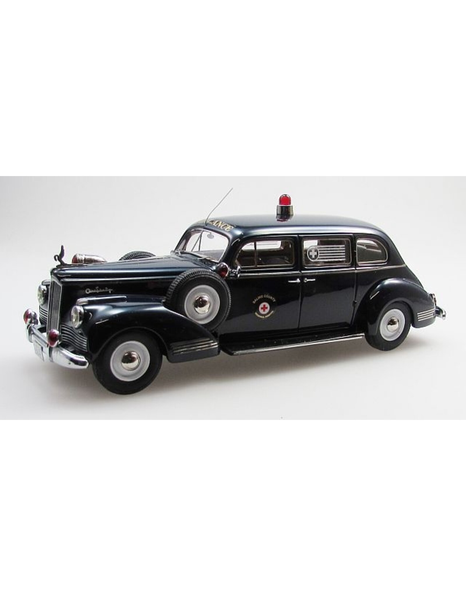 Packard by Henney Packard 160(1942)sedan Ambulance by Henney(darkblue/white)