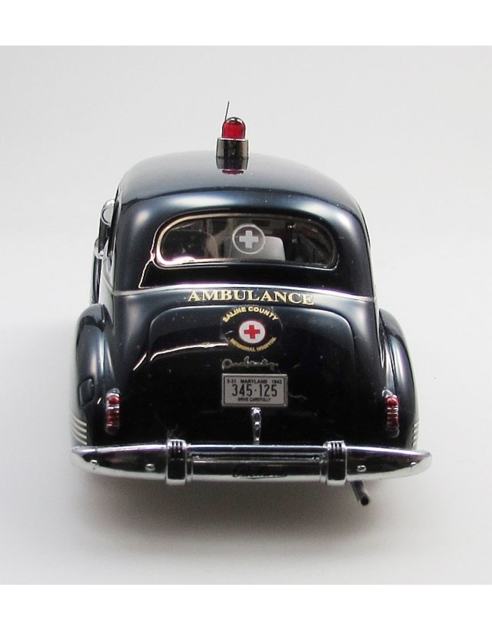 Packard by Henney Packard 160(1942)sedan Ambulance by Henney(darkblue/white)