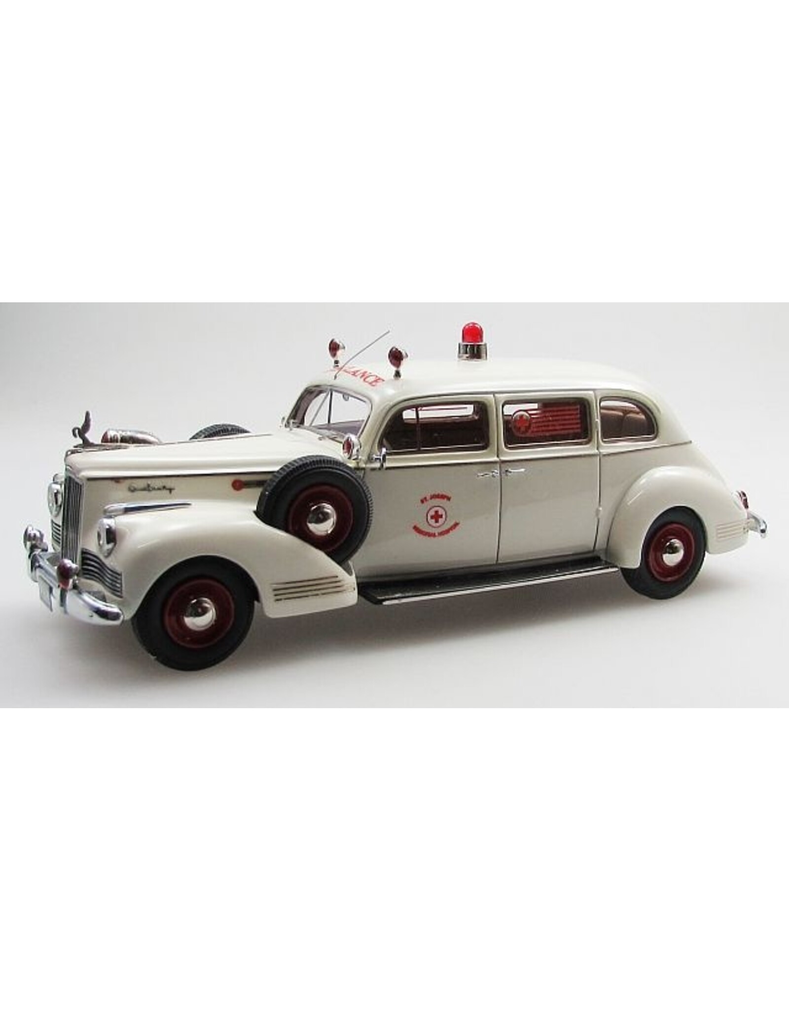 Packard by Henney Packard 160(1942)sedan Ambulance by Henney(white/red)