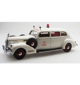 Packard by Henney Packard 160(1942)sedan Ambulance by Henney(white/red)