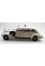 Packard by Henney Packard 160(1942)sedan Ambulance by Henney(white/red)