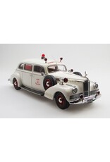 Packard by Henney Packard 160(1942)sedan Ambulance by Henney(white/red)