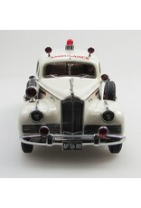 Packard by Henney Packard 160(1942)sedan Ambulance by Henney(white/red)