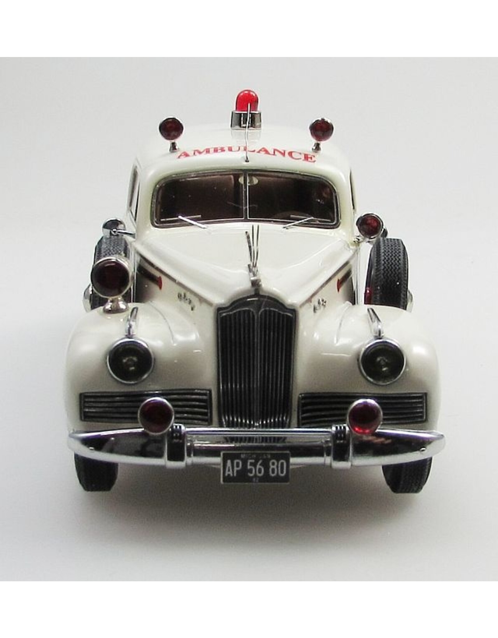 Packard by Henney Packard 160(1942)sedan Ambulance by Henney(white/red)