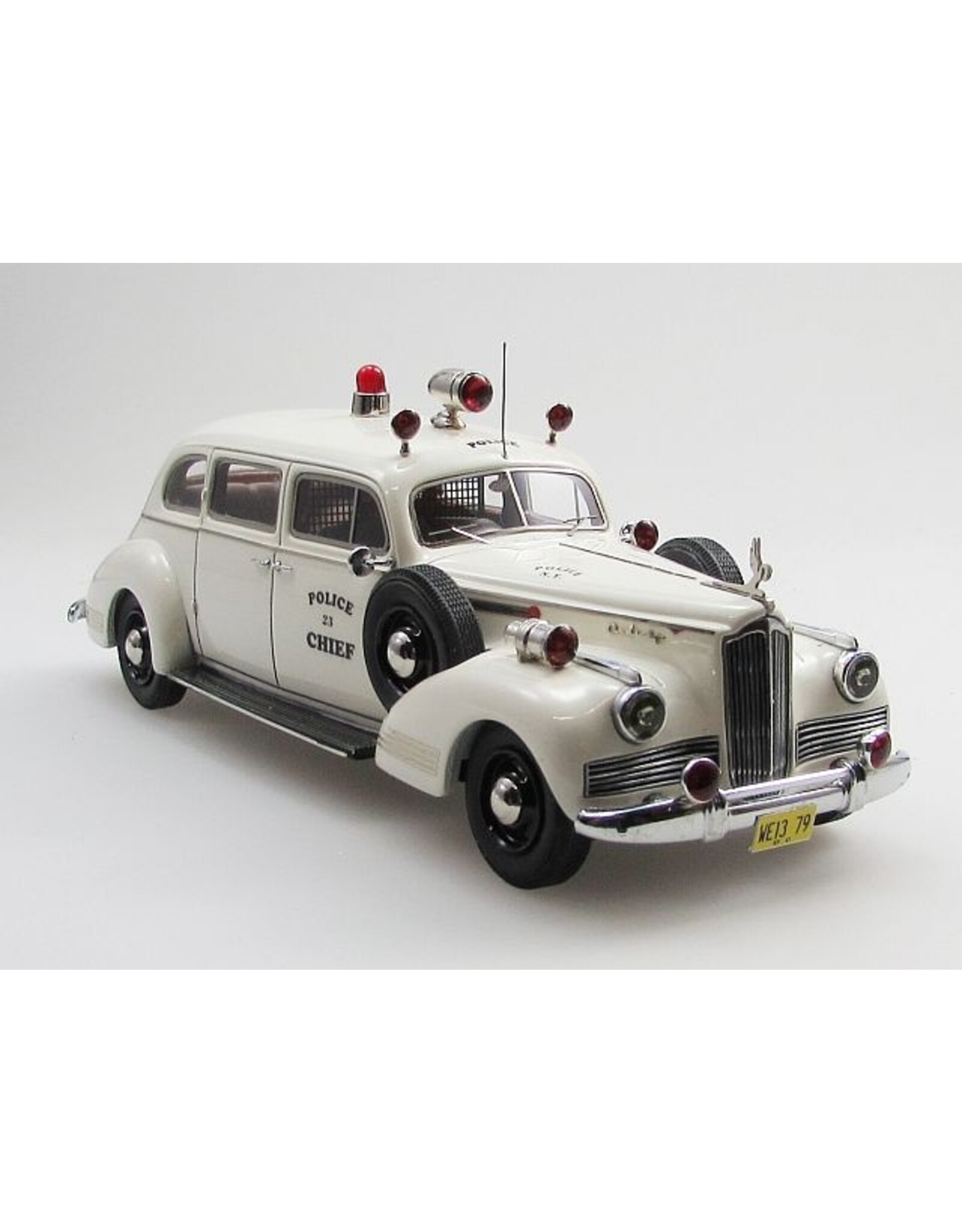 Packard Packard 160(1942)7-places limousine Police car New York(white/black)