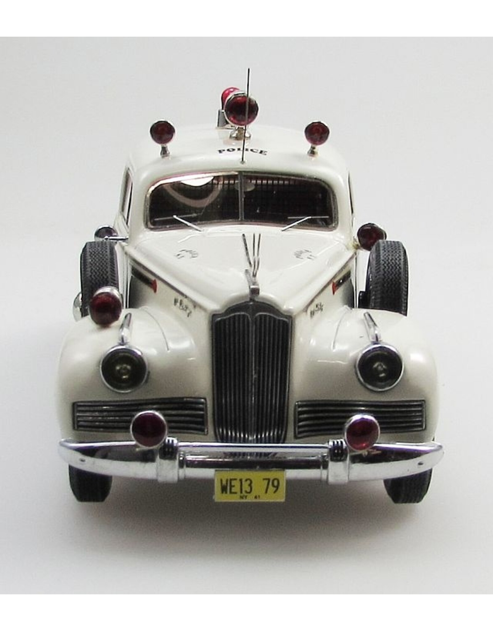 Packard Packard 160(1942)7-places limousine Police car New York(white/black)