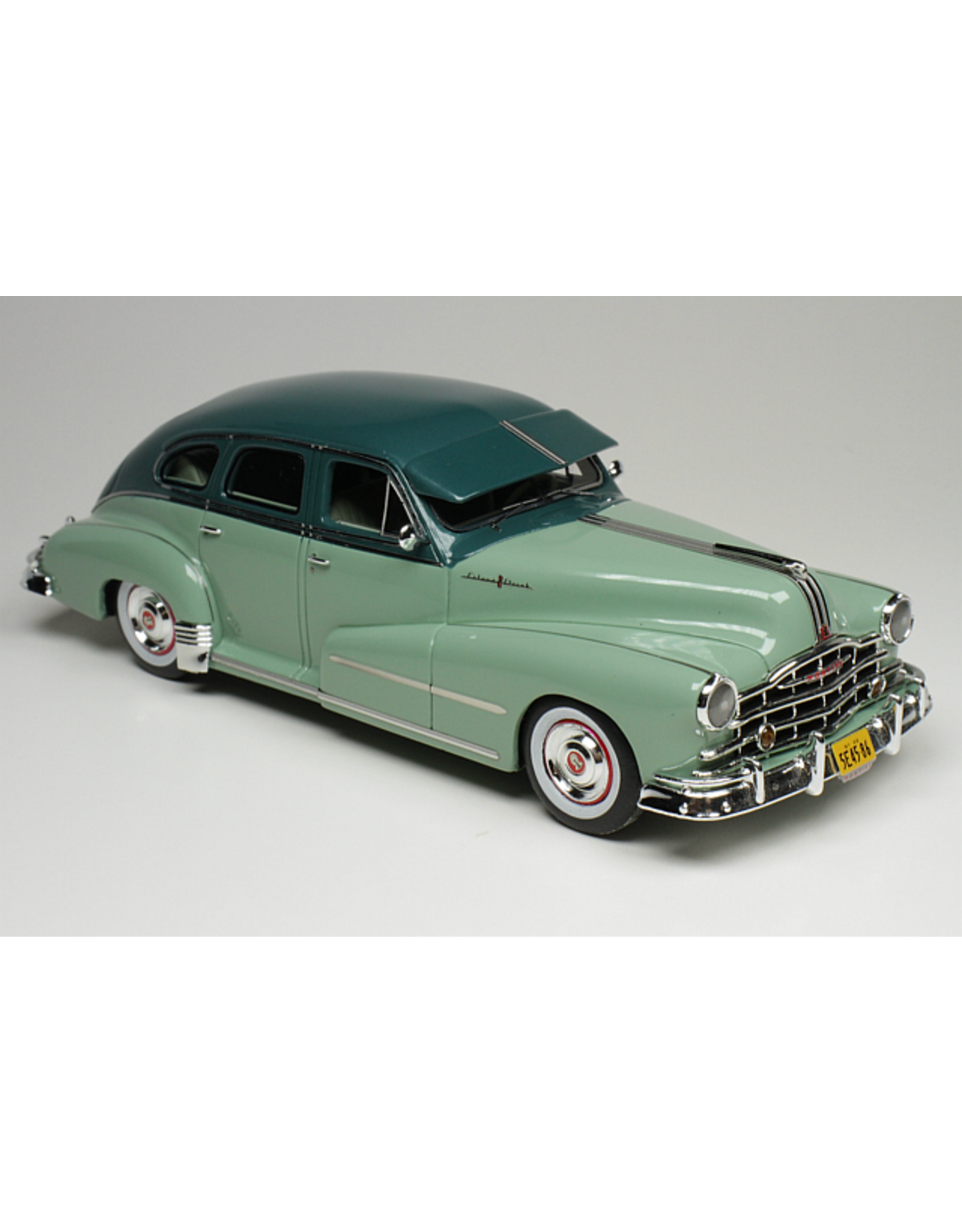 Pontiac Pontiac Silver Streak 4-door sedan(1948)Genessee green
