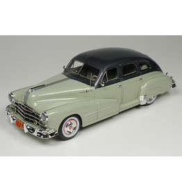 Pontiac Pontiac Silver Streak 4-door sedan(1948)Oyster grey