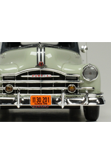 Pontiac Pontiac Silver Streak 4-door sedan(1948)Oyster grey