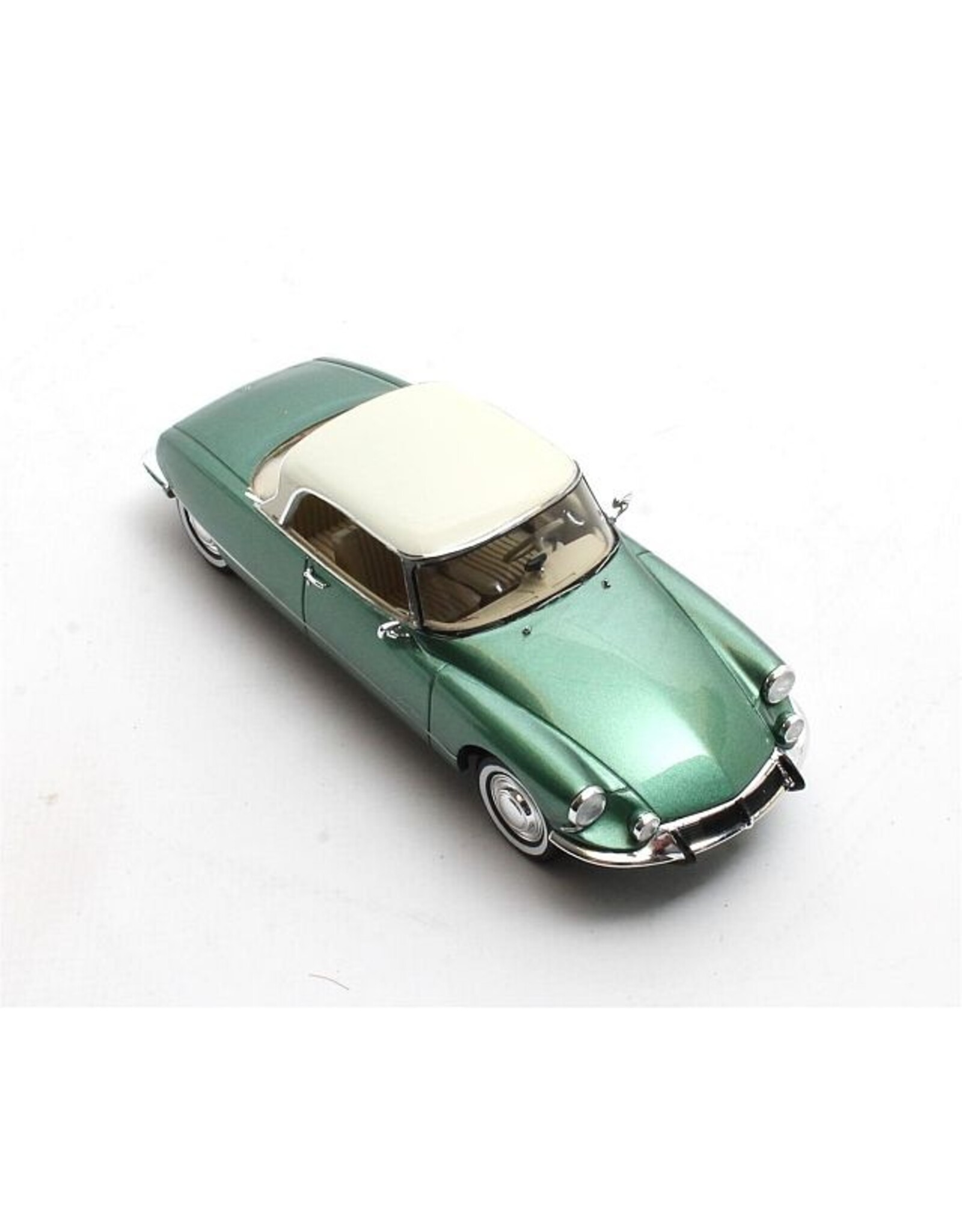Citroën Citroën DS21 Grand Palais coupé(green metallic)