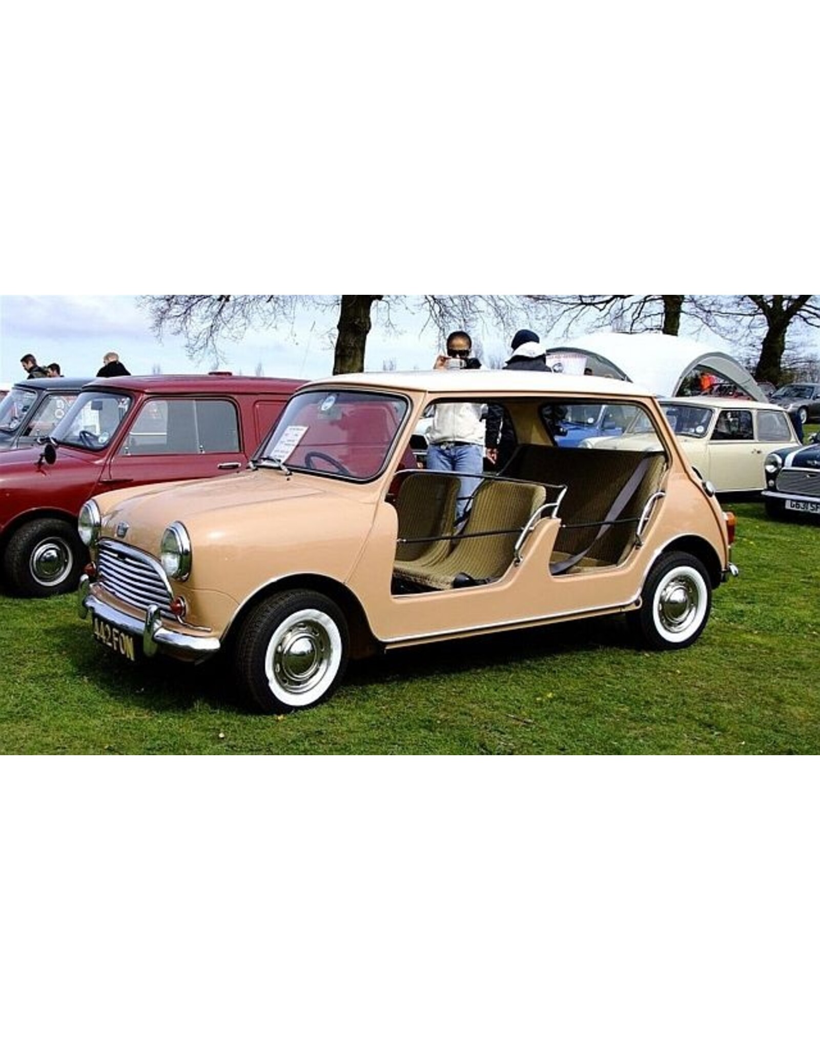 BMC(The British Motor Corporation Ltd) Mini Beach car(1962)white/beige