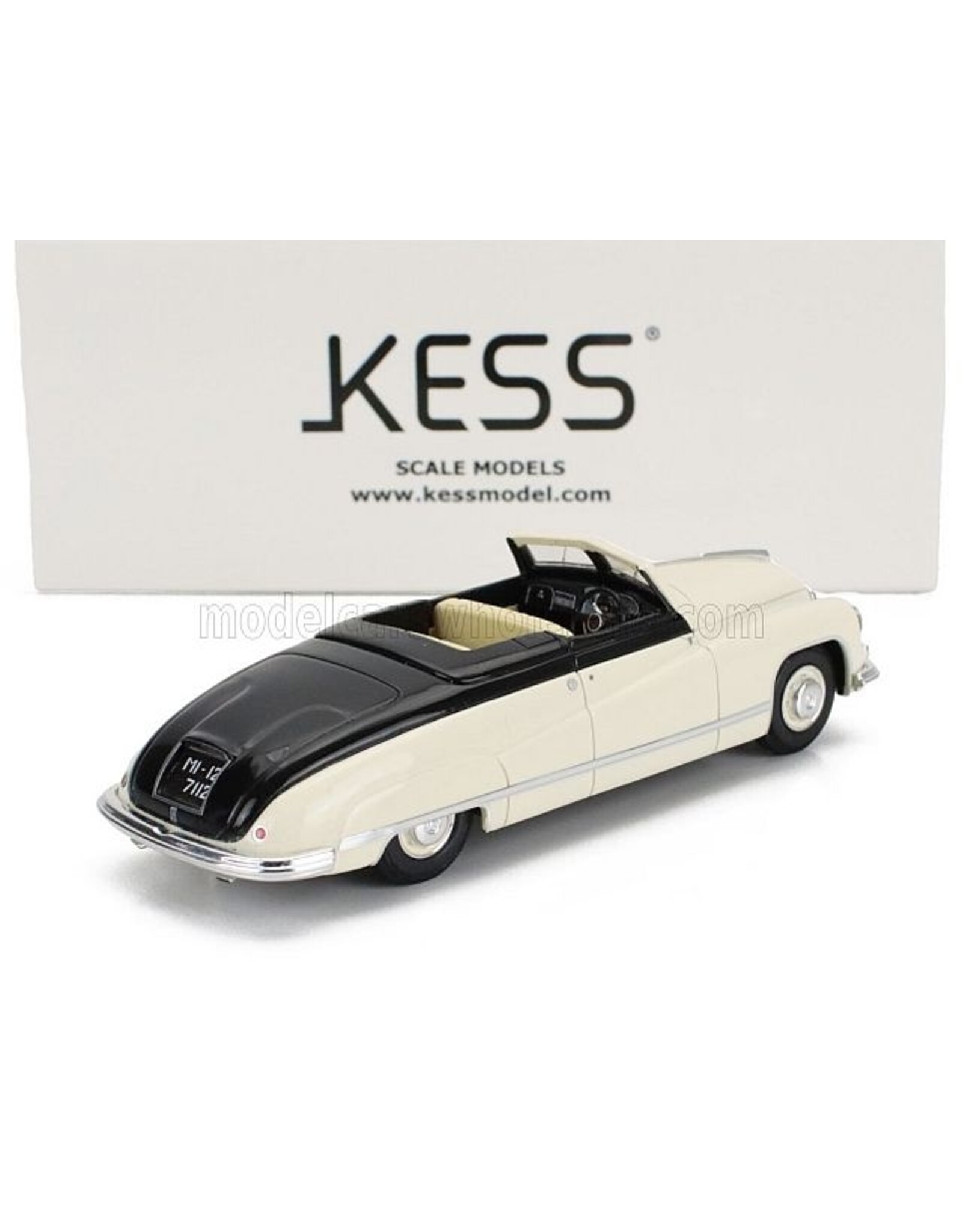 Isotta Fraschini by Boneshi Isotta Frachini 8C Monterosa Boneschi open cabriolet(1948)ivory/blue
