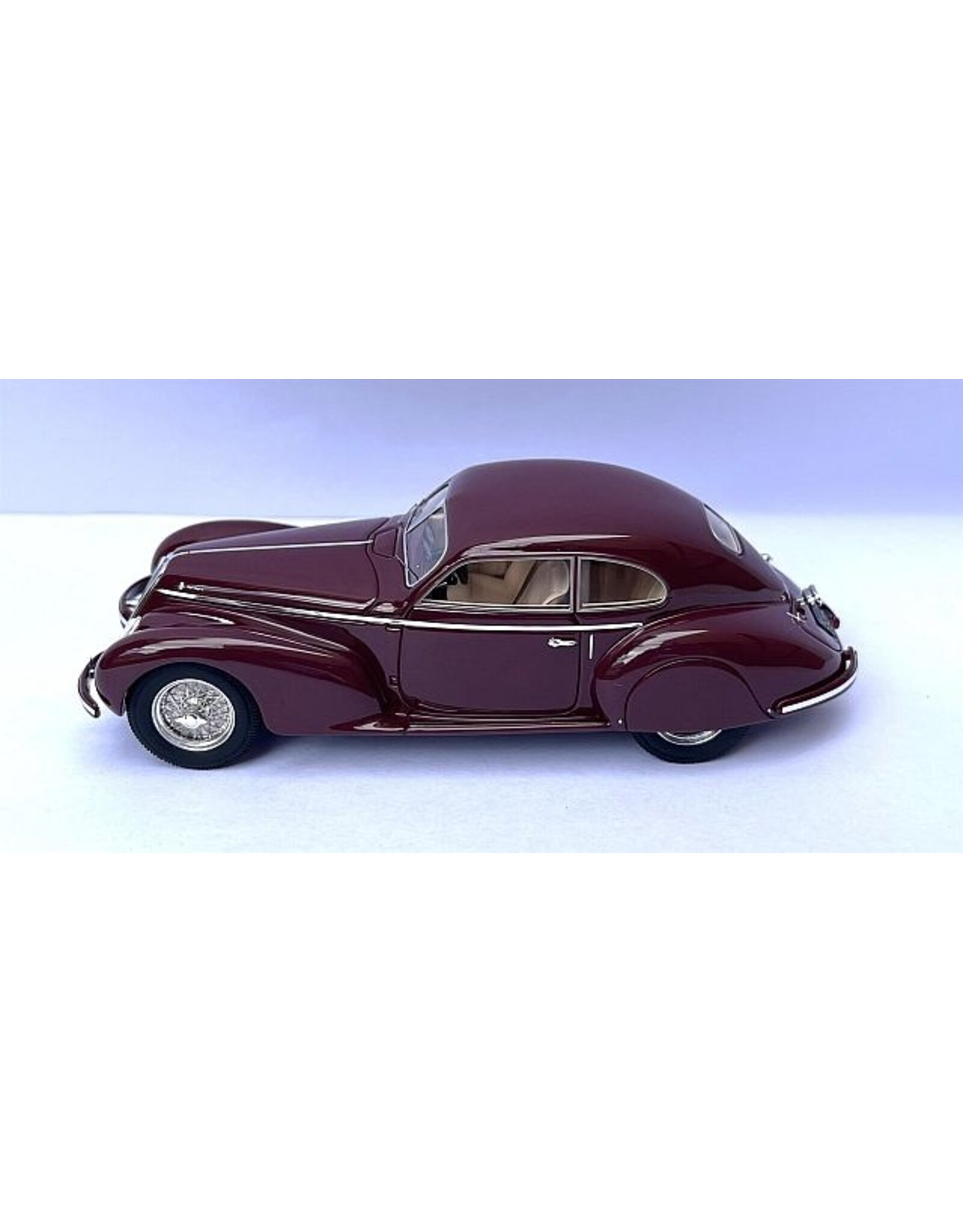 Alfa Romeo by Touring Alfa Romeo 6C 2500S Berlinetta Touring(1939)maroon(Mussolini misteres car)