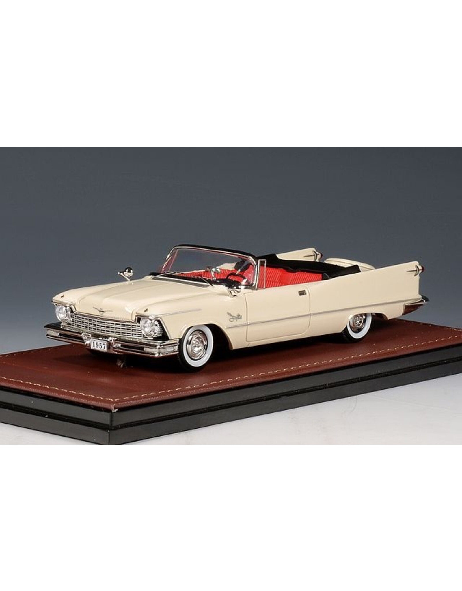 Imperial(Chrysler) Imperial Crown(1957)Convertible(open roof)single headlight)Desert beige