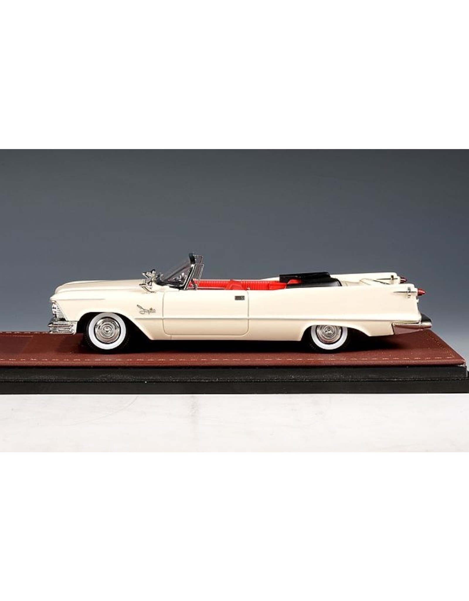 Imperial(Chrysler) Imperial Crown(1957)Convertible(open roof)single headlight)Desert beige