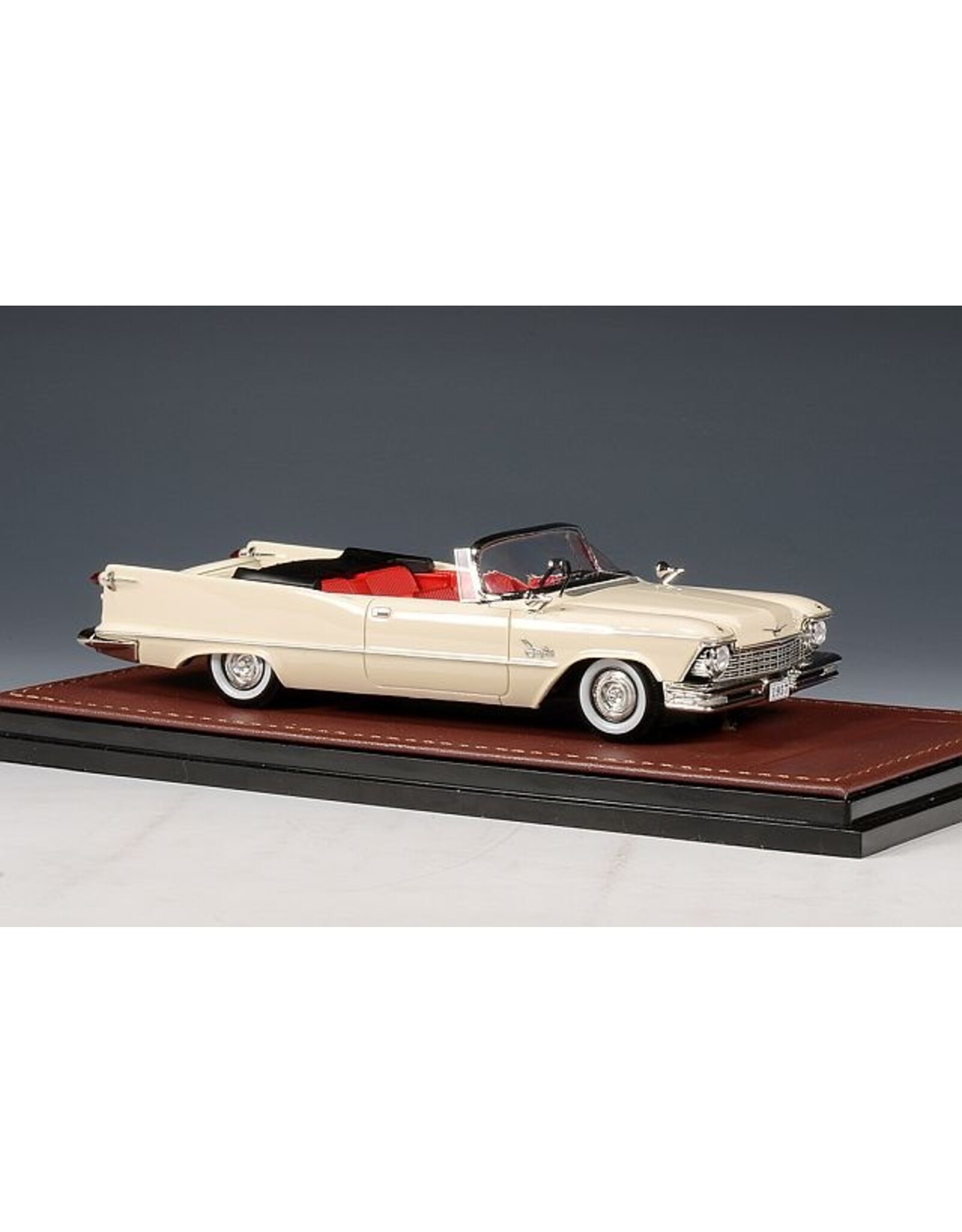 Imperial(Chrysler) Imperial Crown(1957)Convertible(open roof)single headlight)Desert beige