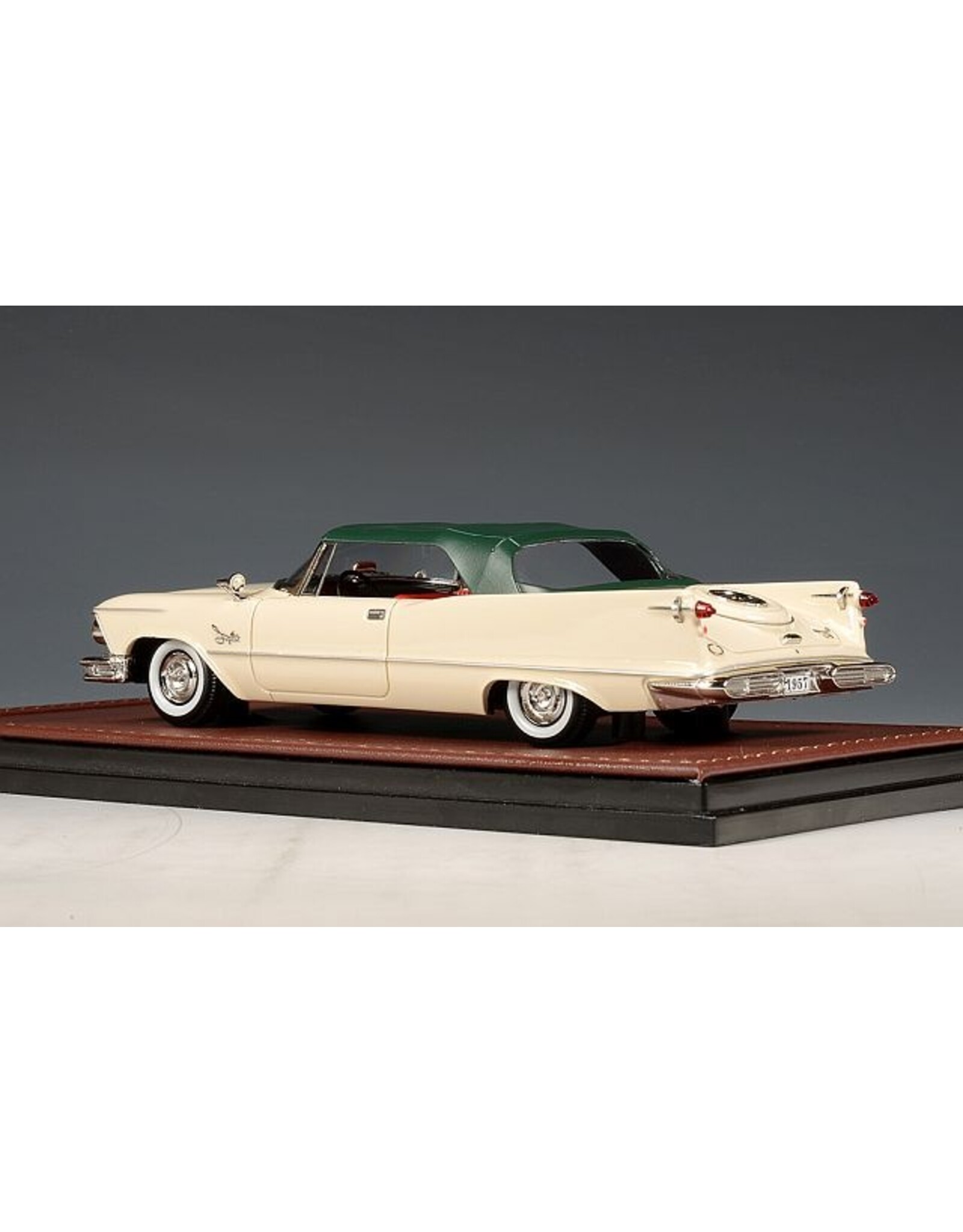 Imperial(Chrysler) Imperial Crown(1957)Convertible(closed roof)single headlight)Desert beige