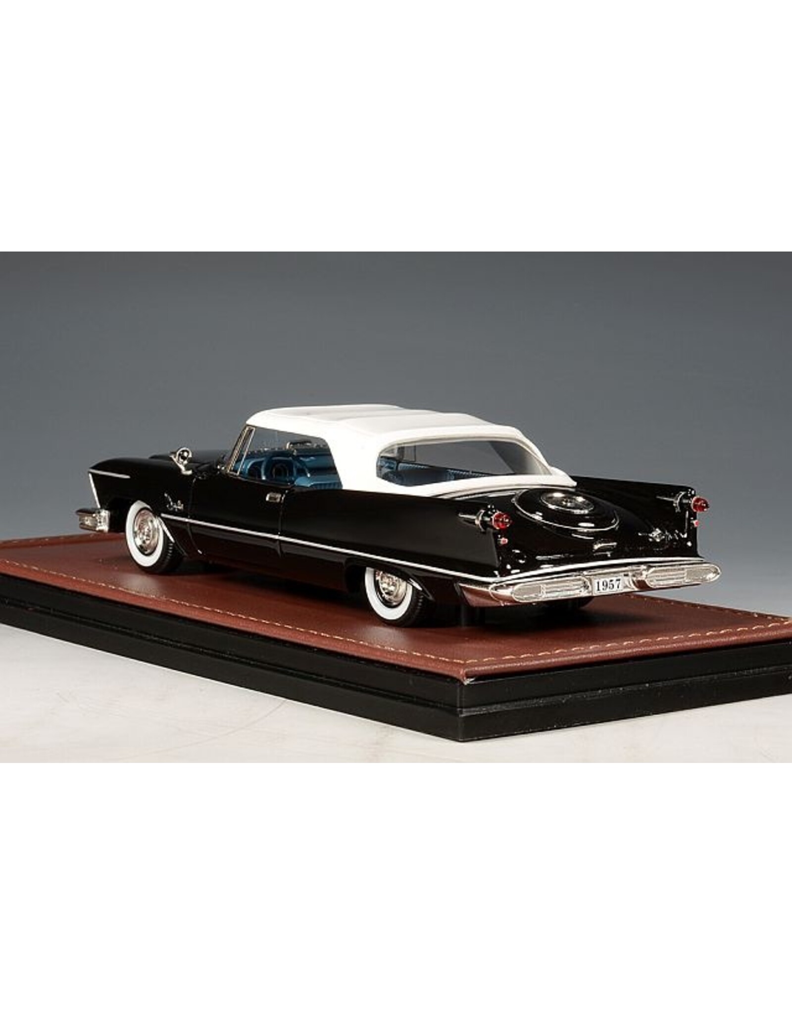 Imperial(Chrysler) Imperial Crown convertible(1962)closed top(black)