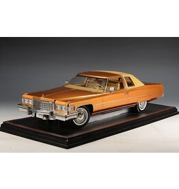 Cadillac(General Motors) Cadillac Coupé DeVille(1976)amberlite firemist