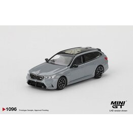 BMW BMW M5(G99)Touring(2025)Brooklyn grey metallic