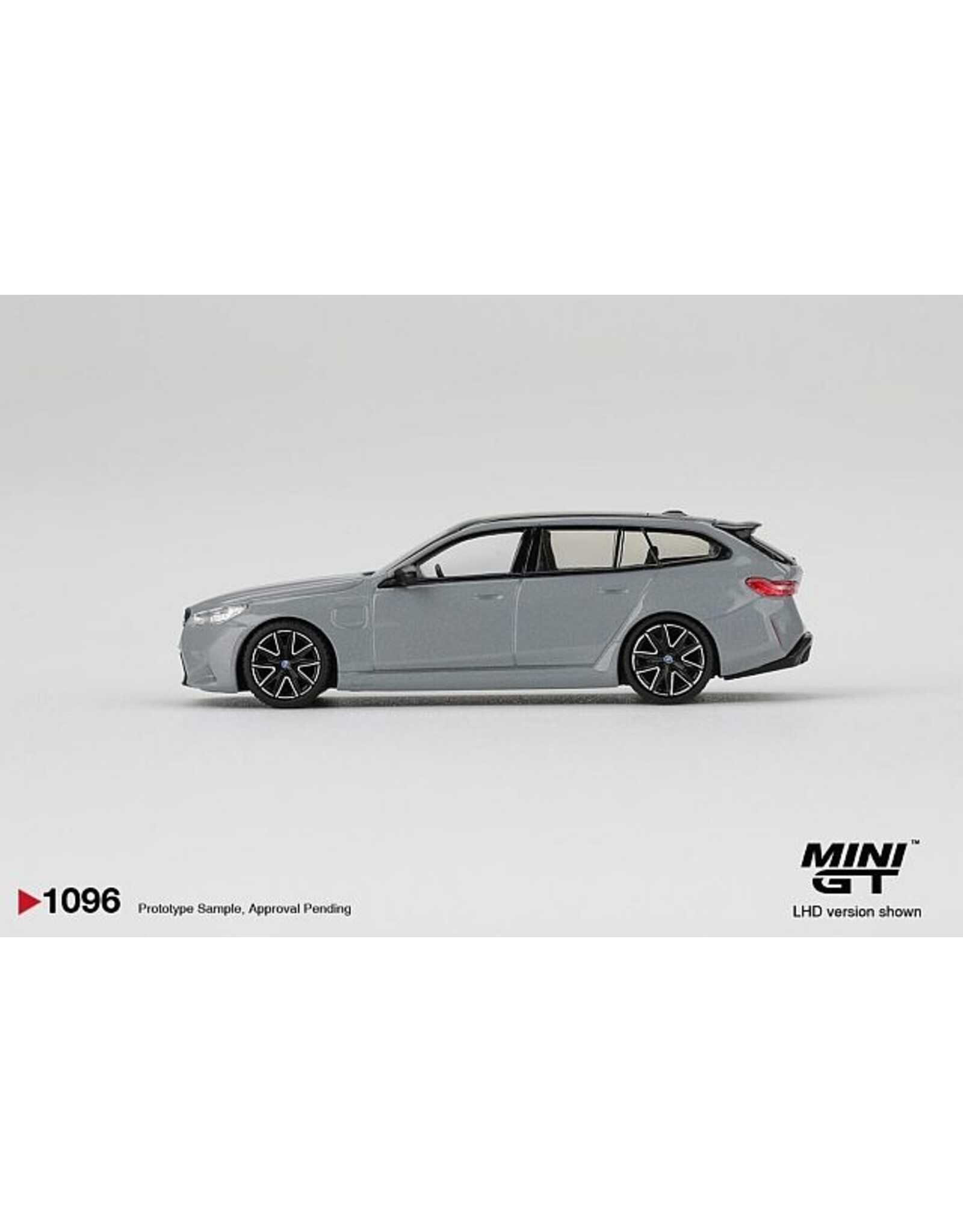 BMW BMW M5(G99)Touring(2025)Brooklyn grey metallic