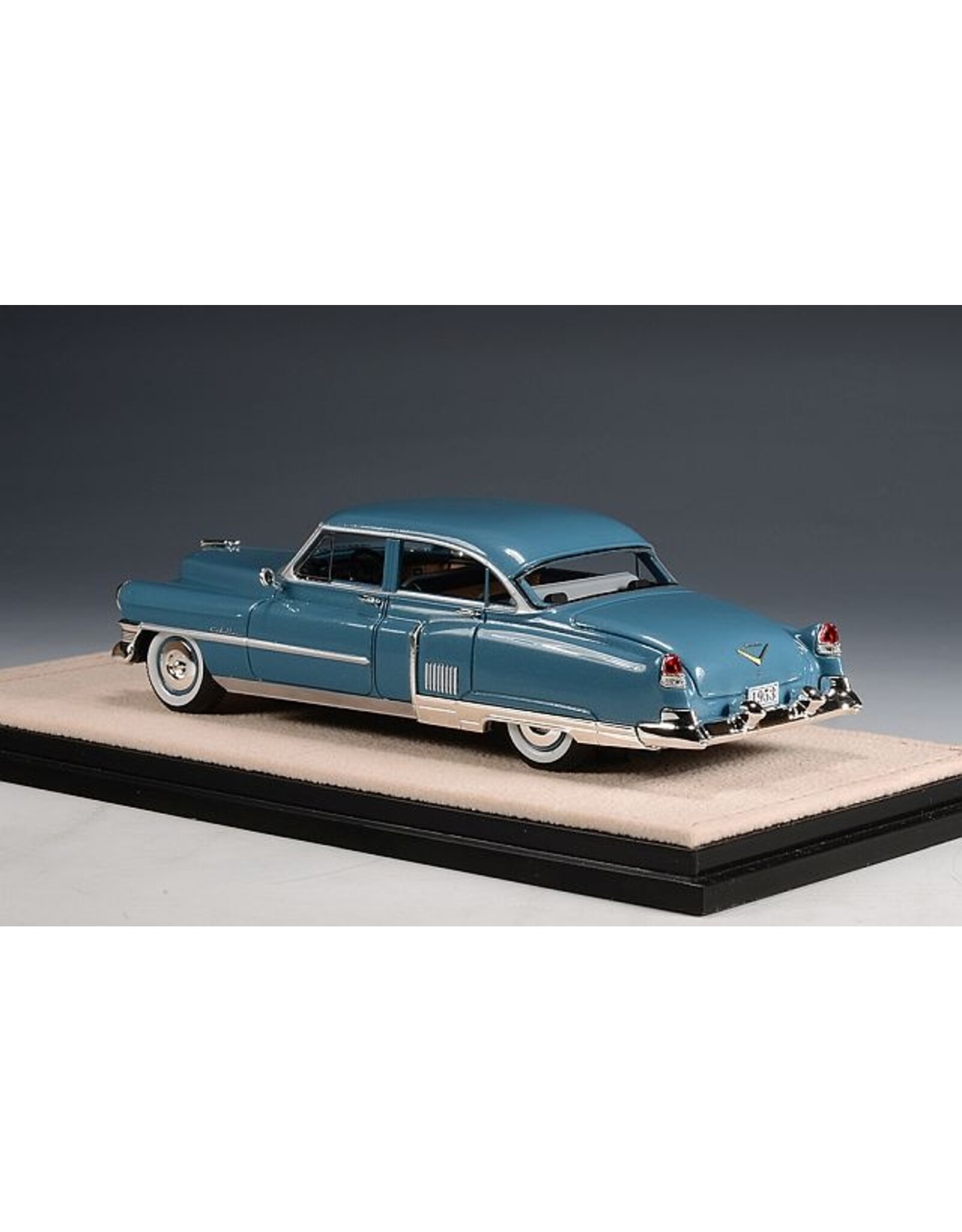 Cadillac(General Motors) Cadillac Fleetwood Sixty Special(1953)Tunis blue metallic