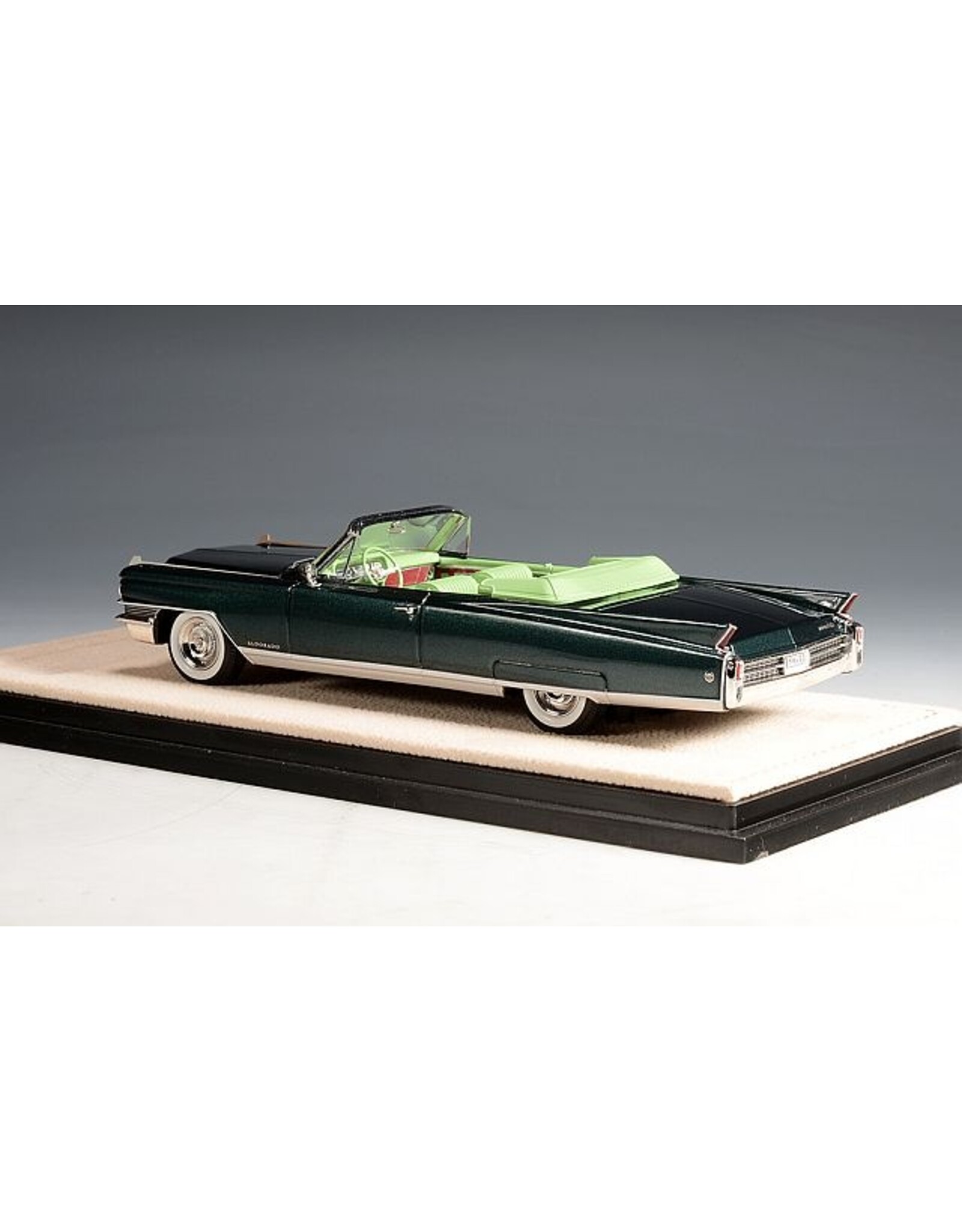Cadillac(General Motors) Cadillac Eldorado Biarritz(1963)open roof(Brewster green metallic)