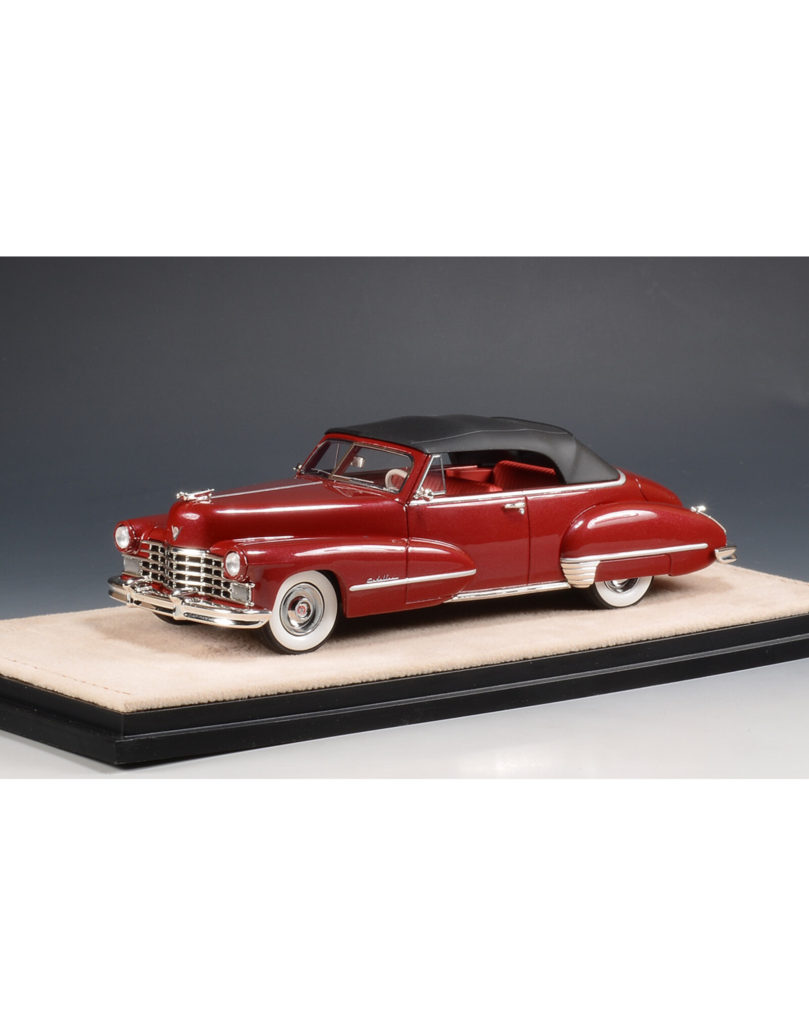 Cadillac(General Motors) Cadillac 62 Convertible (1947)maroon metallic