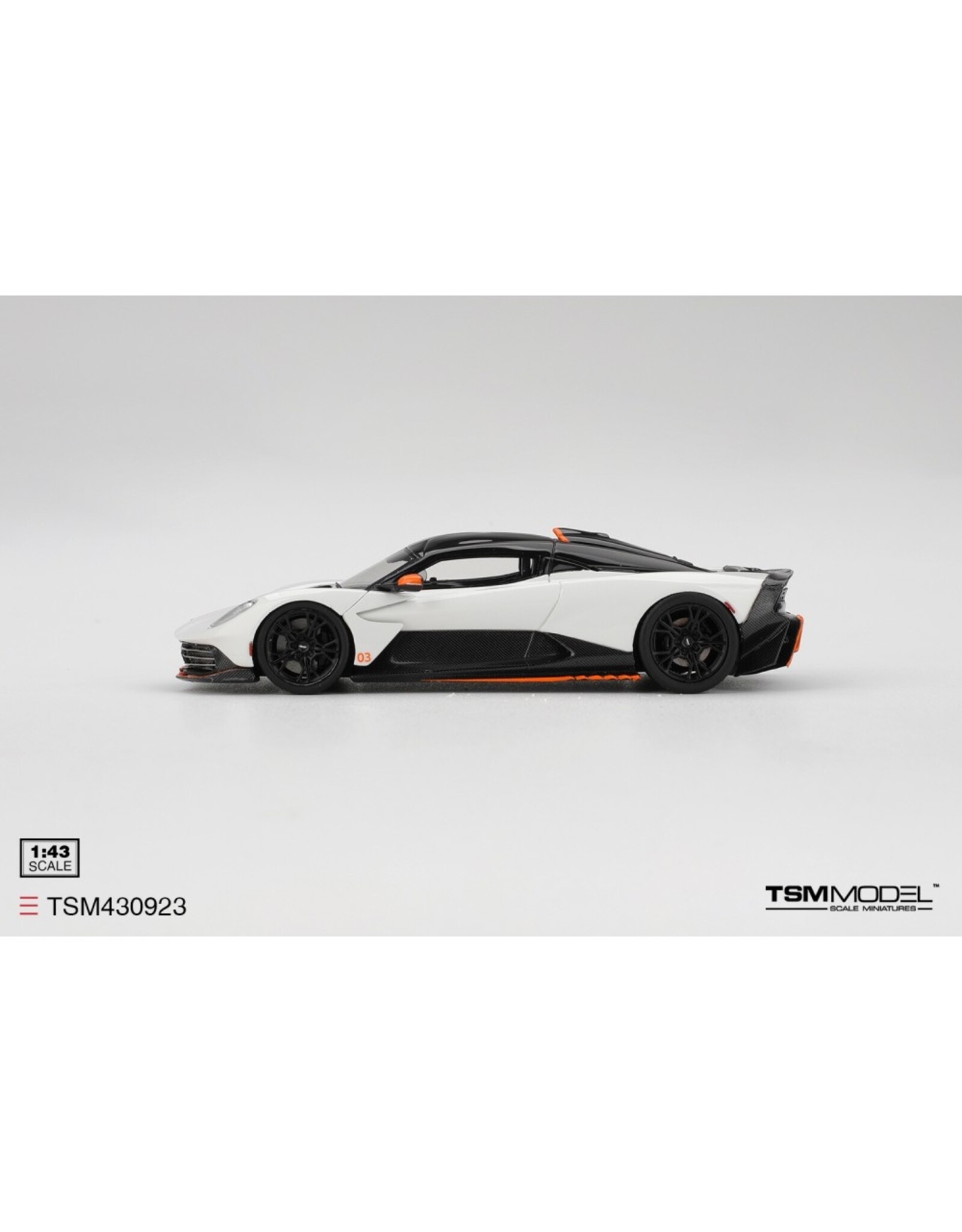 Aston Martin Aston Martin Valhalla(Lunar white)