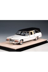 Cadillac by Superior Coach Corporation Cadillac Superior Hearse(1980)white