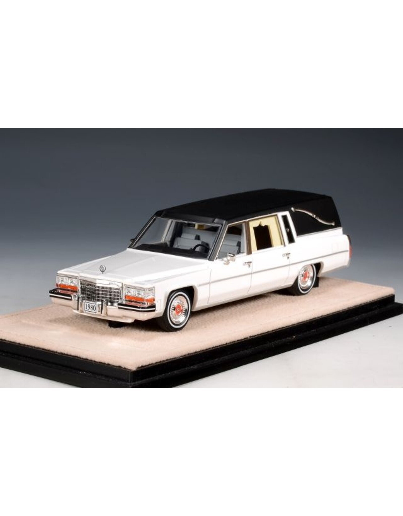 Cadillac by Superior Coach Corporation Cadillac Superior Hearse(1980)white