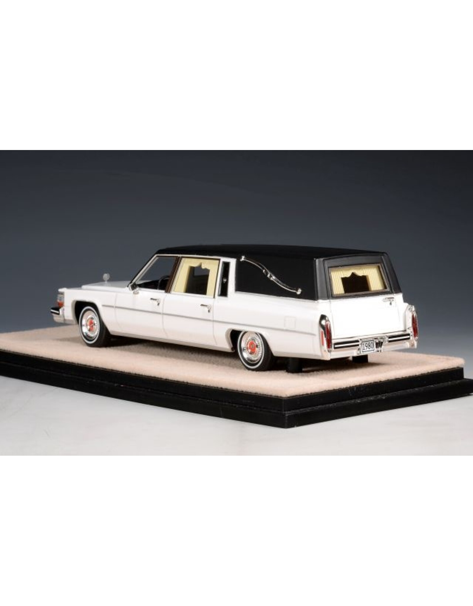 Cadillac by Superior Coach Corporation Cadillac Superior Hearse(1980)white